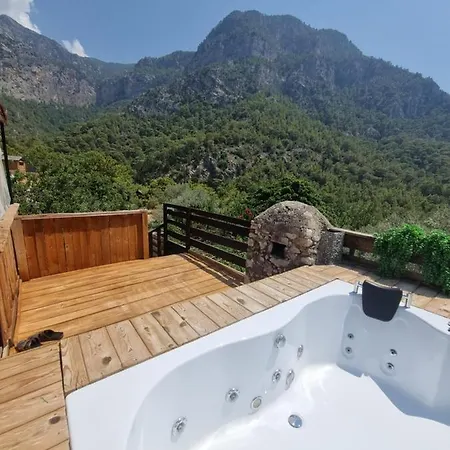 Hotel Kabak Lost Forest